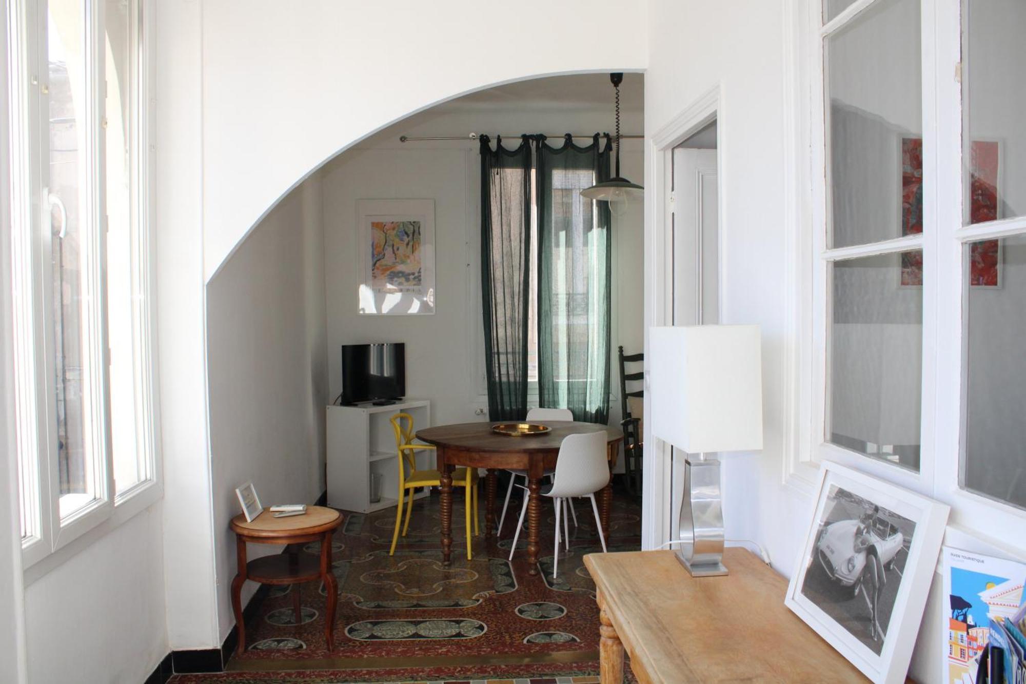 Superbe Appartement Avec Parking Sur Place Nîmes Kültér fotó